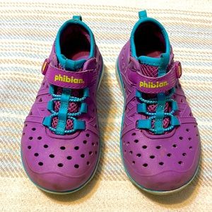 Stride rite phibian purple shoes